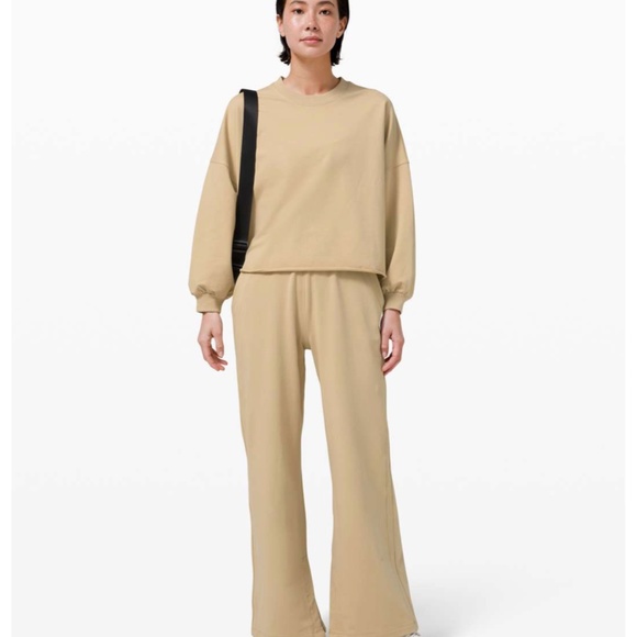 Lululemon LA Oversized Boxy Crew - Picture 2 of 6